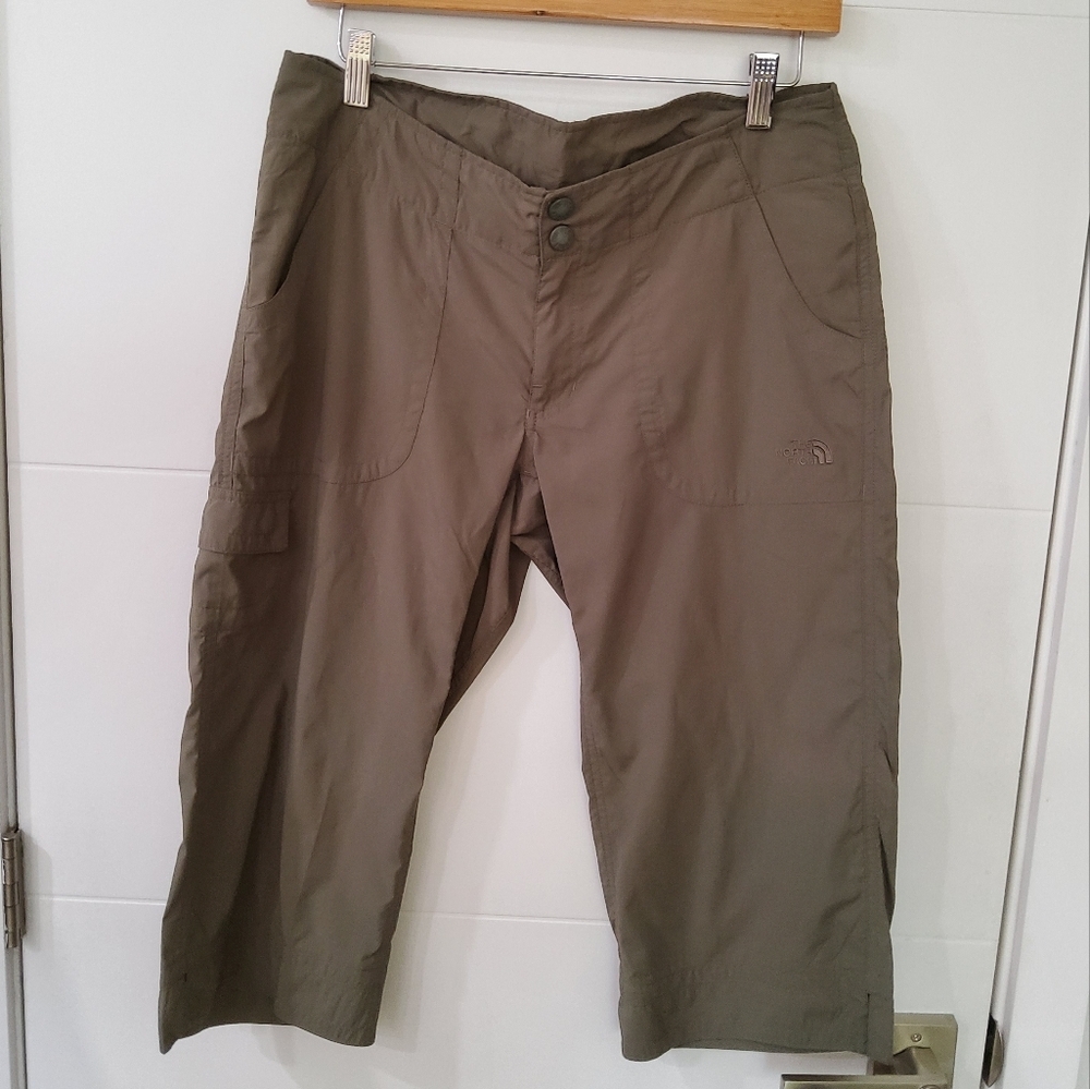 The North Face Olive Green Cargo Capri Pants Size 8